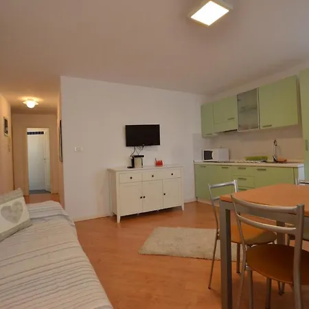 Stella 2 Sea View Apartment
